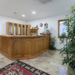 ألميرا 4*