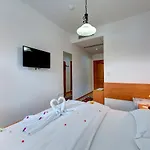 アルミラ ホテル