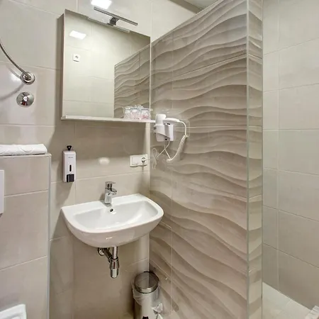 Almira Hotel 4*