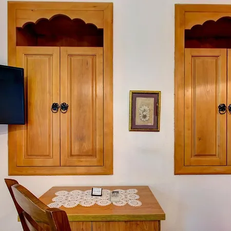 فندق ألميرا 4*