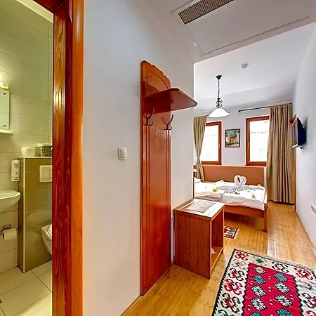 Almira Hotel 4*