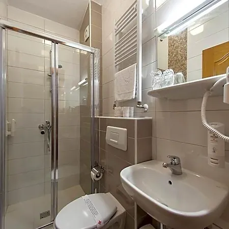 Hotel Almira 4*