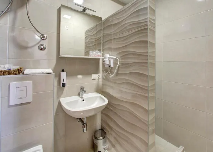 阿尔米拉酒店 酒店 4*