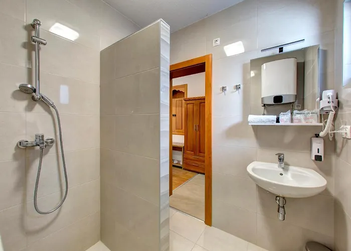 阿尔米拉酒店 酒店 4*